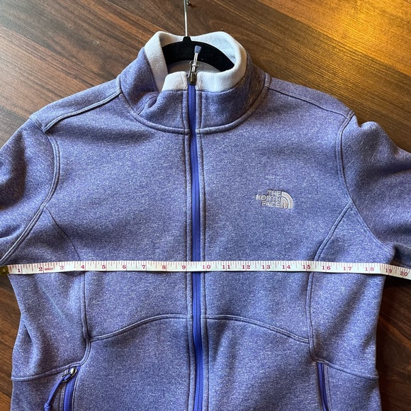 The North Face Fleece Jacket - Picture 7 of 12